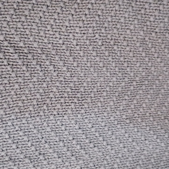 Womens med gray sweater - Picture 3 of 3